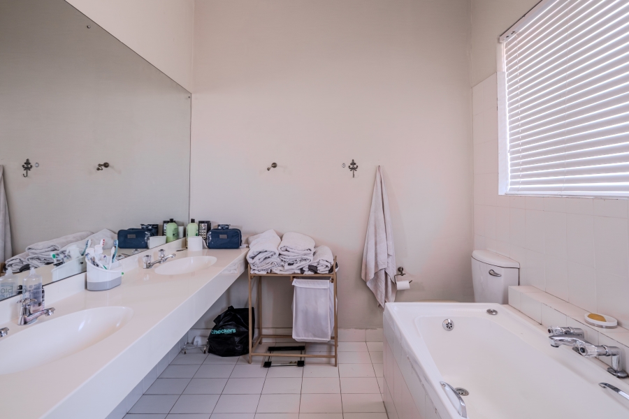 3 Bedroom Property for Sale in Oranjezicht Western Cape